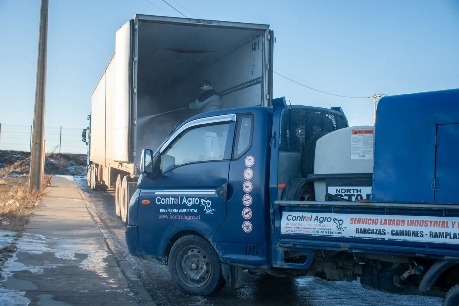 Camioneta de lavado industrial de Control Agro